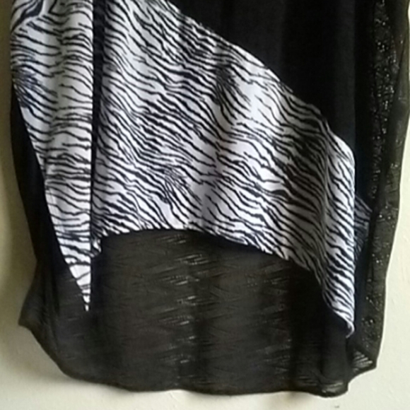 Traveler collection by Chico's Black&White Tunic - Picture 2 of 5